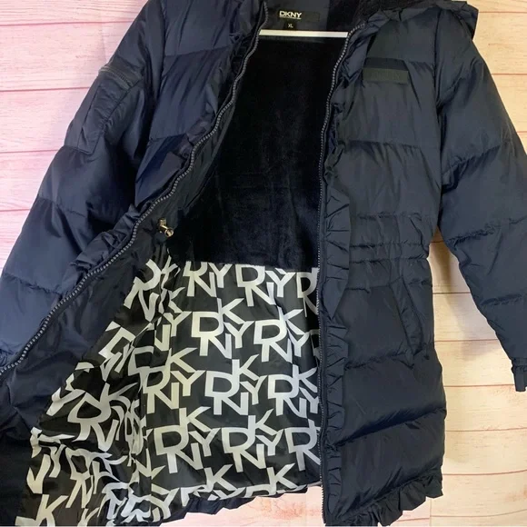 DKNY Navy Blue Puffer Coat Girl/Junior Size XL